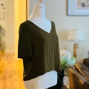 Aritzia Babaton Crop in Dark Green Medium V-Neck